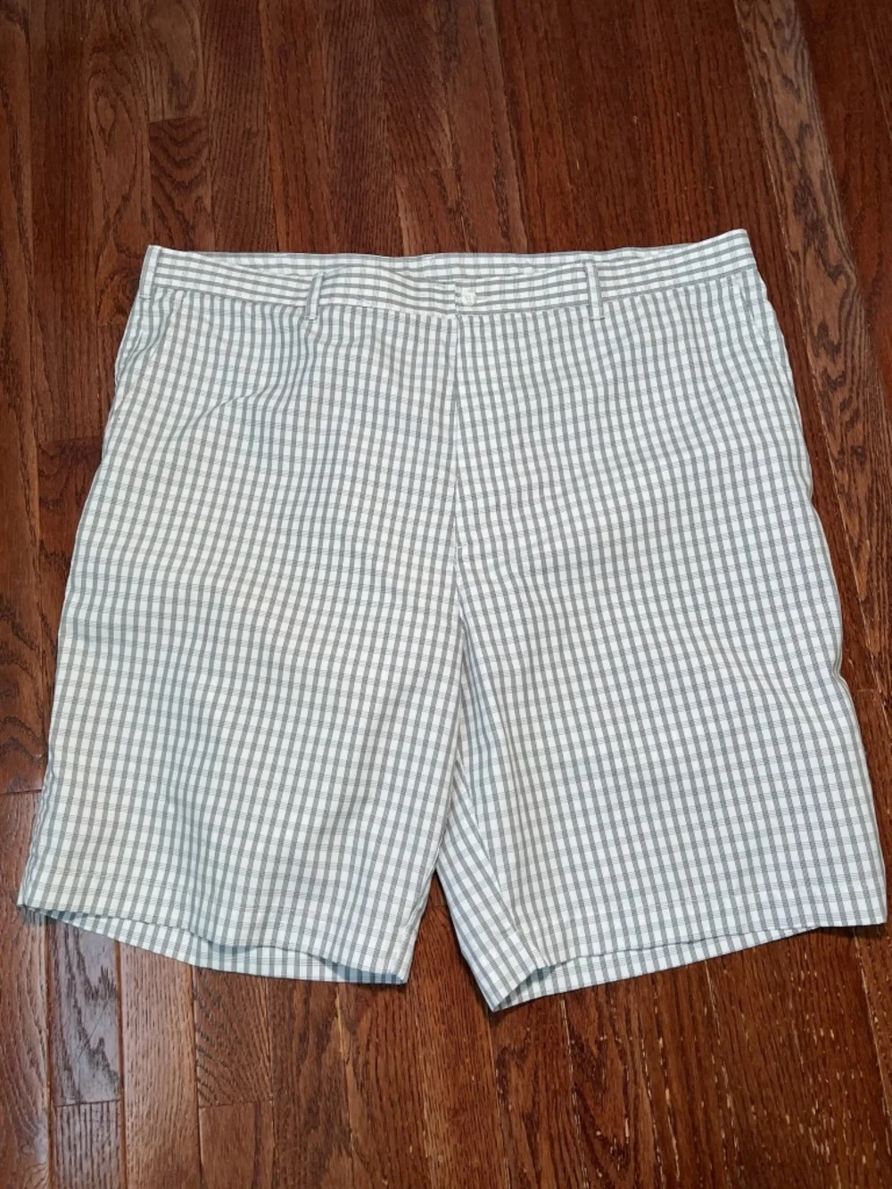 PGA Tour White and Gray Plaid Golf Shorts, Size 44